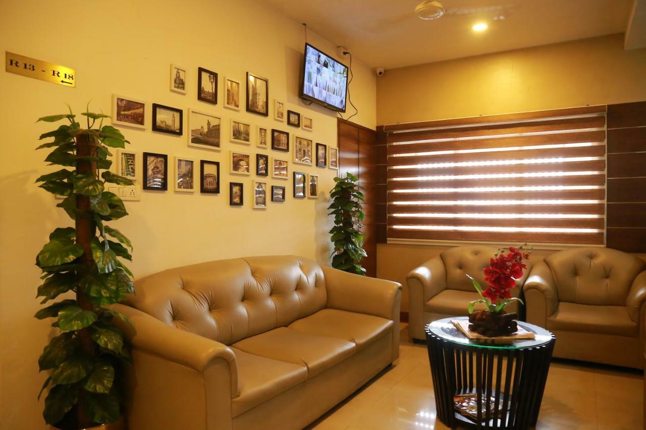 Kodavath Regency Alwaye 外观 照片